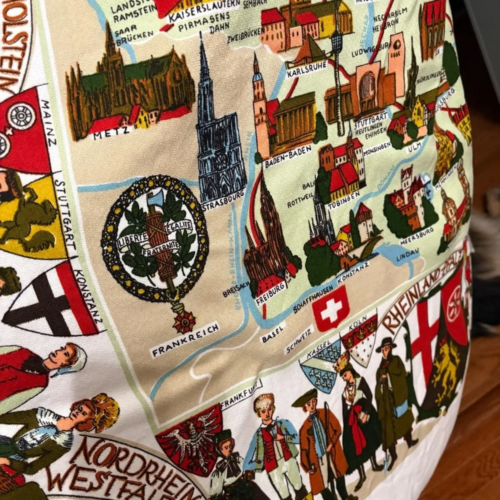 German Vintage Linen tablecloth EUC October fest dining tablecloth 60x46”